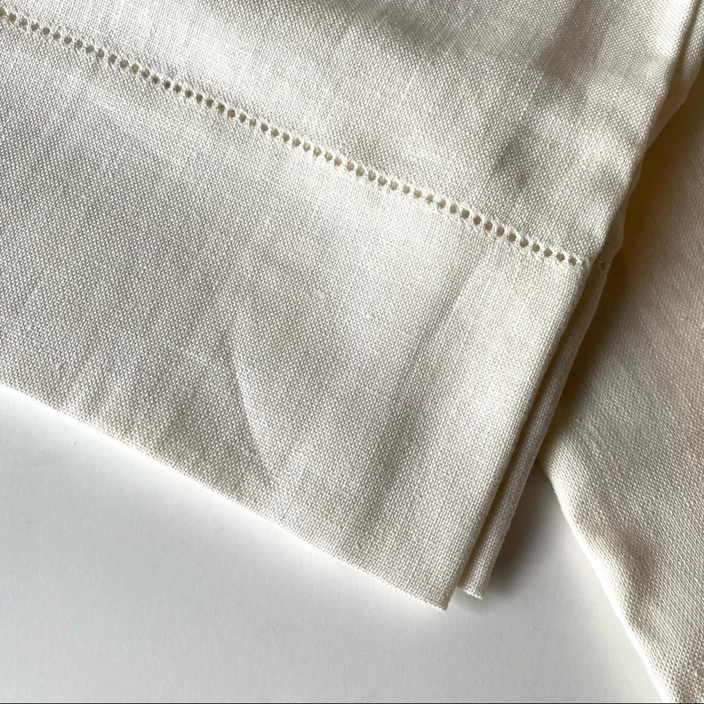 🆕 NWOT Banana Republic Set of 2 “J” Embroidered Linen Hand/Bar Towels